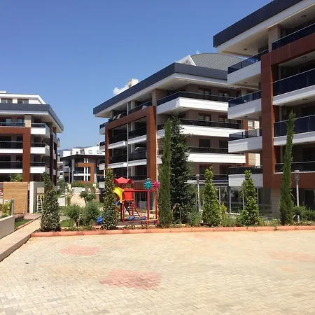 Trio Park Oba Apartment